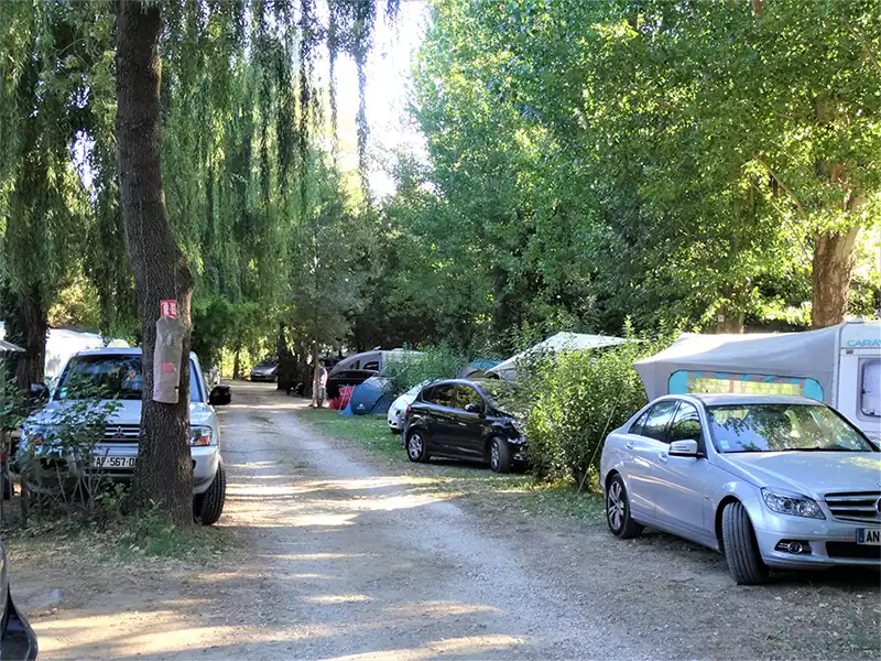 emplacement de camping pour camping-cars à Sommière
